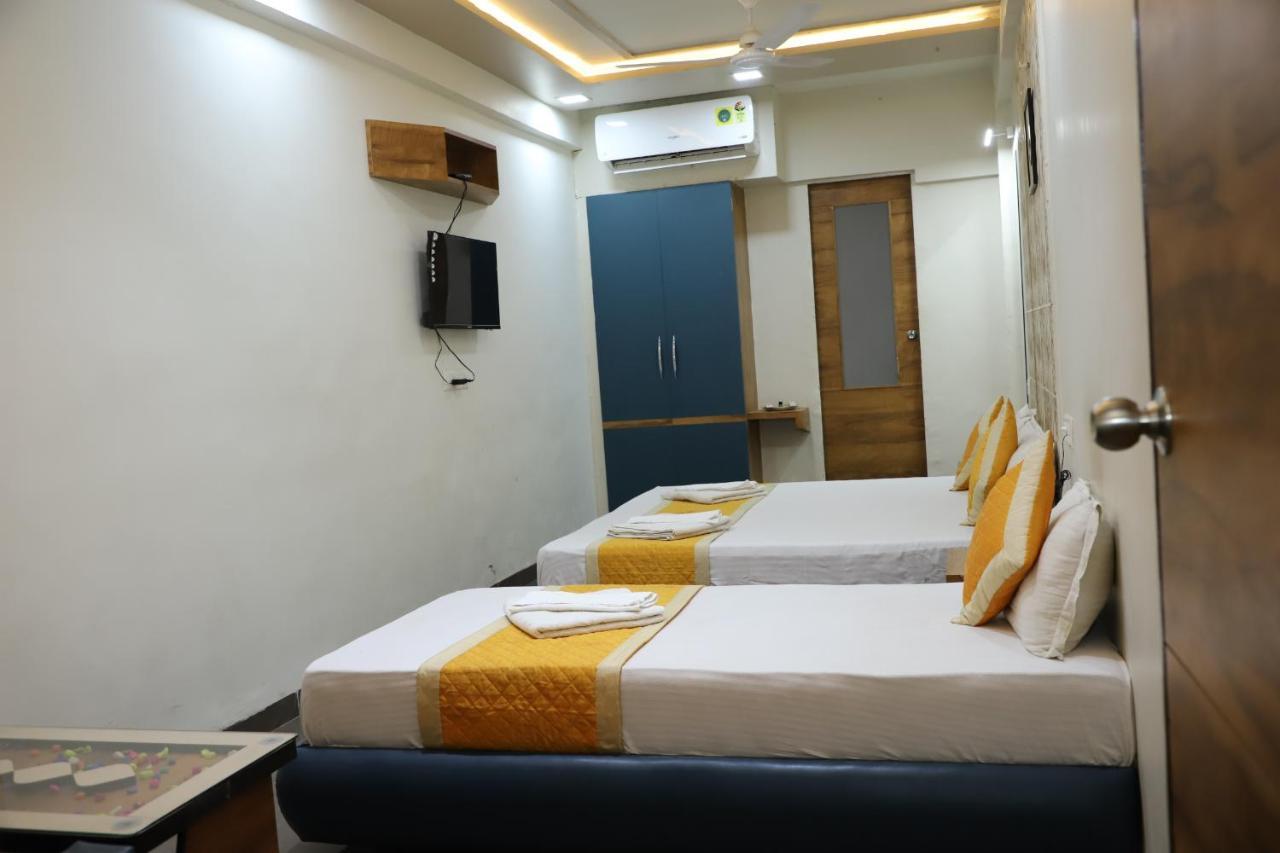 Hotel Dolphin Residency Pātan Exteriér fotografie