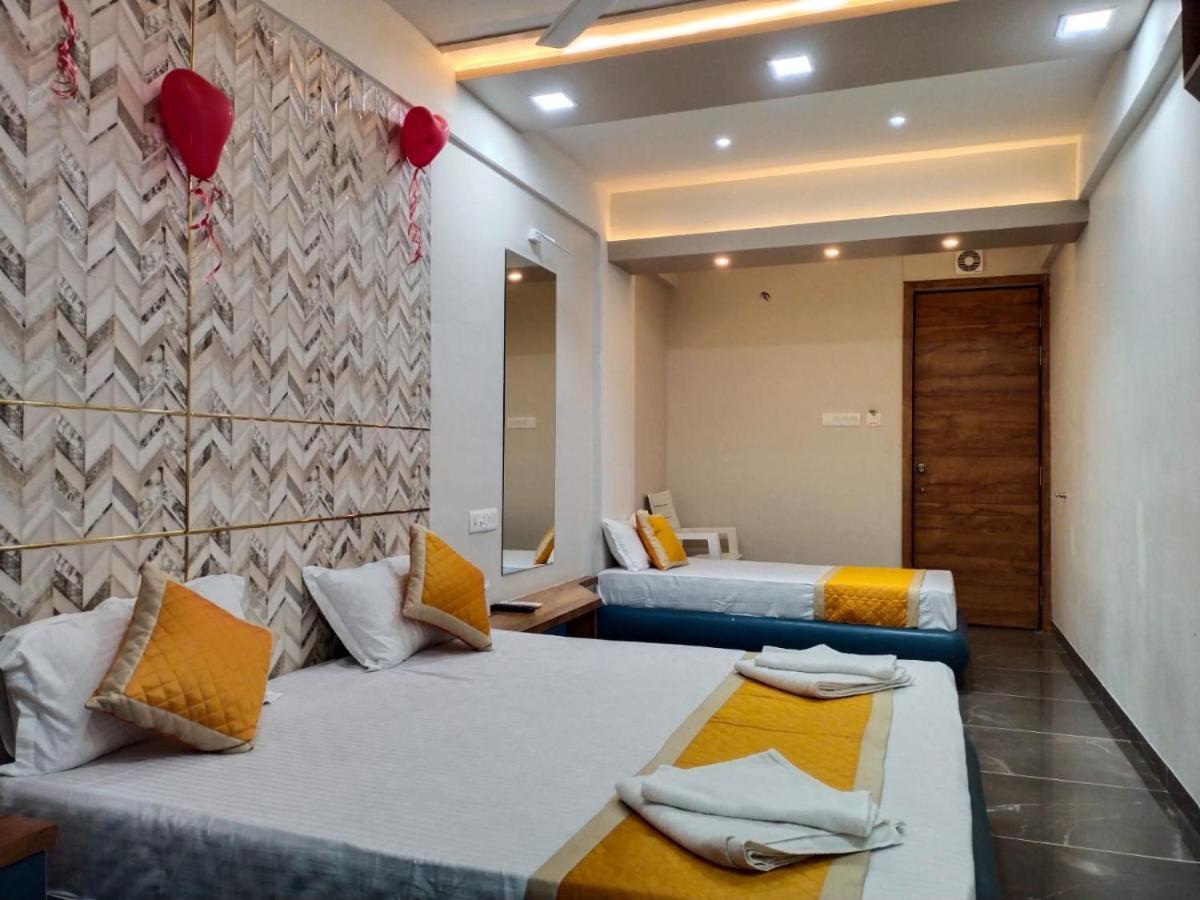 Hotel Dolphin Residency Pātan Exteriér fotografie