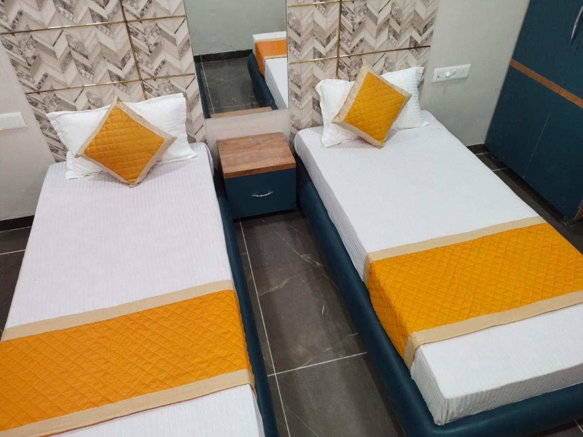 Hotel Dolphin Residency Pātan Exteriér fotografie